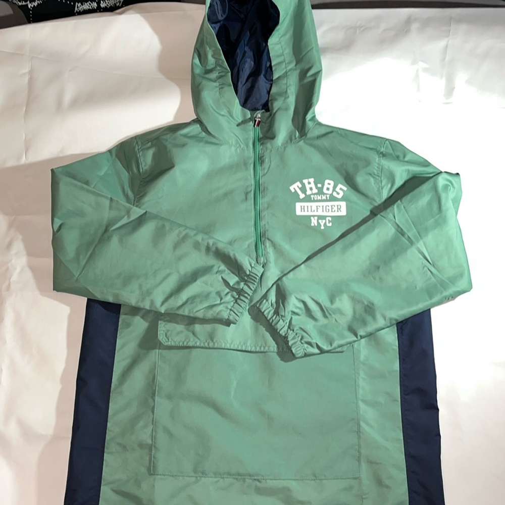 Kids Tommy Hilfiger Pullover Rain Jacket w Hood and kangaroo Pouch